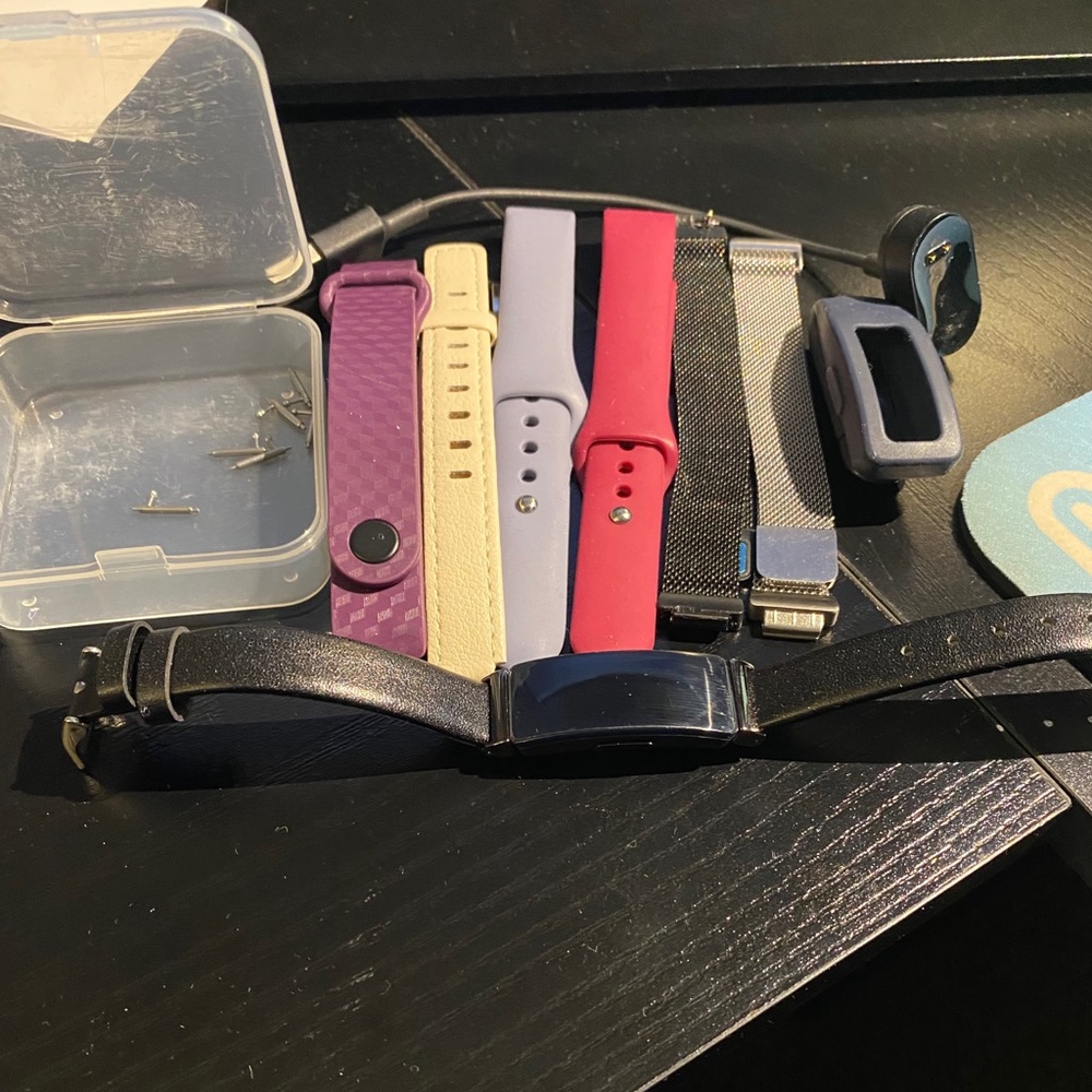 Fitbit Inspire w/ 7 bands